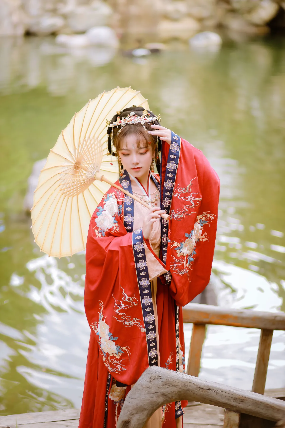 丽人游园