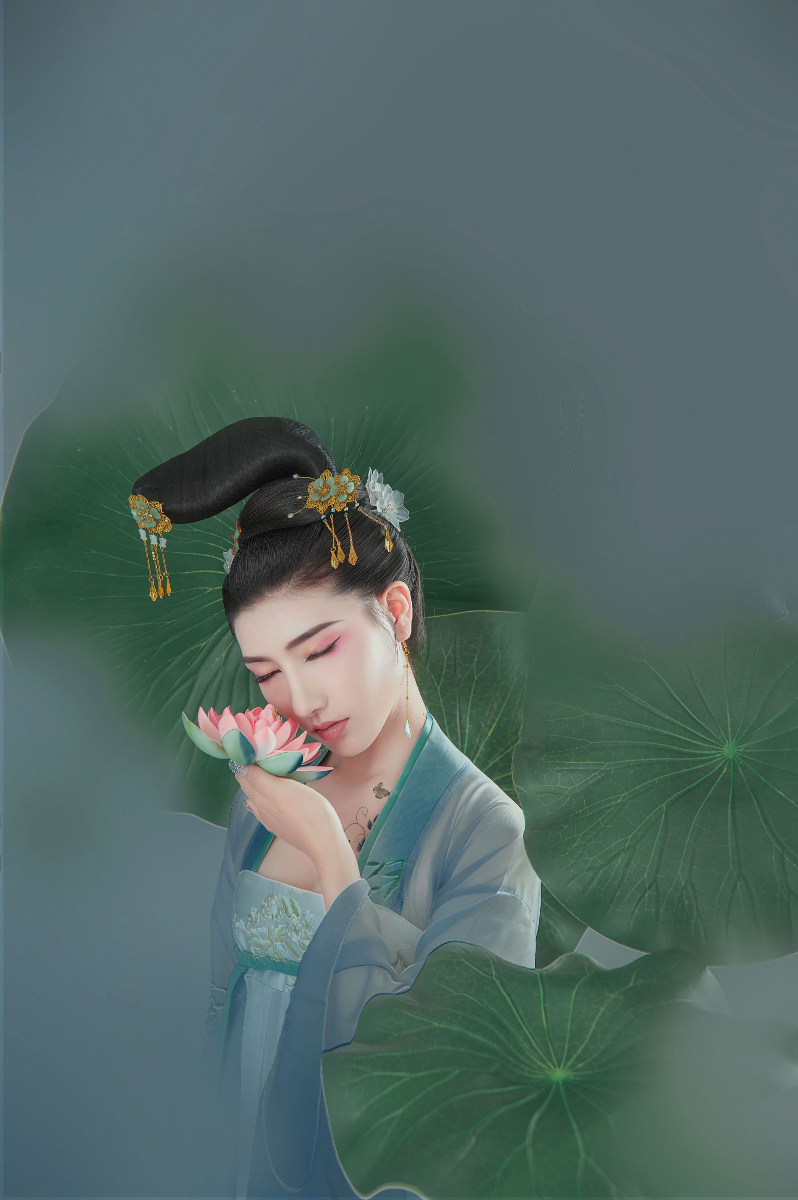 咏莲