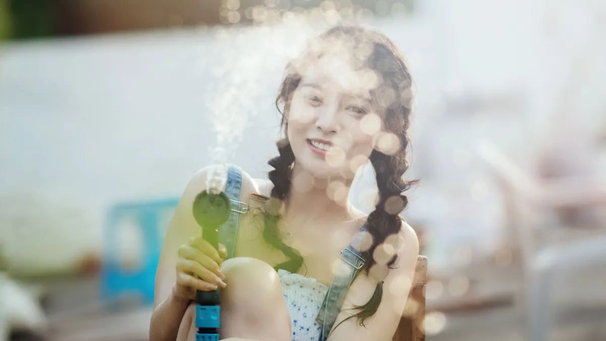 来自夏日玩水的简单快乐