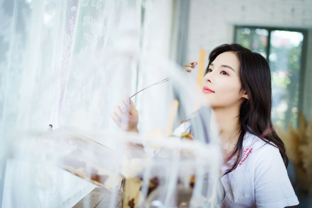 大长腿女孩的私房照1