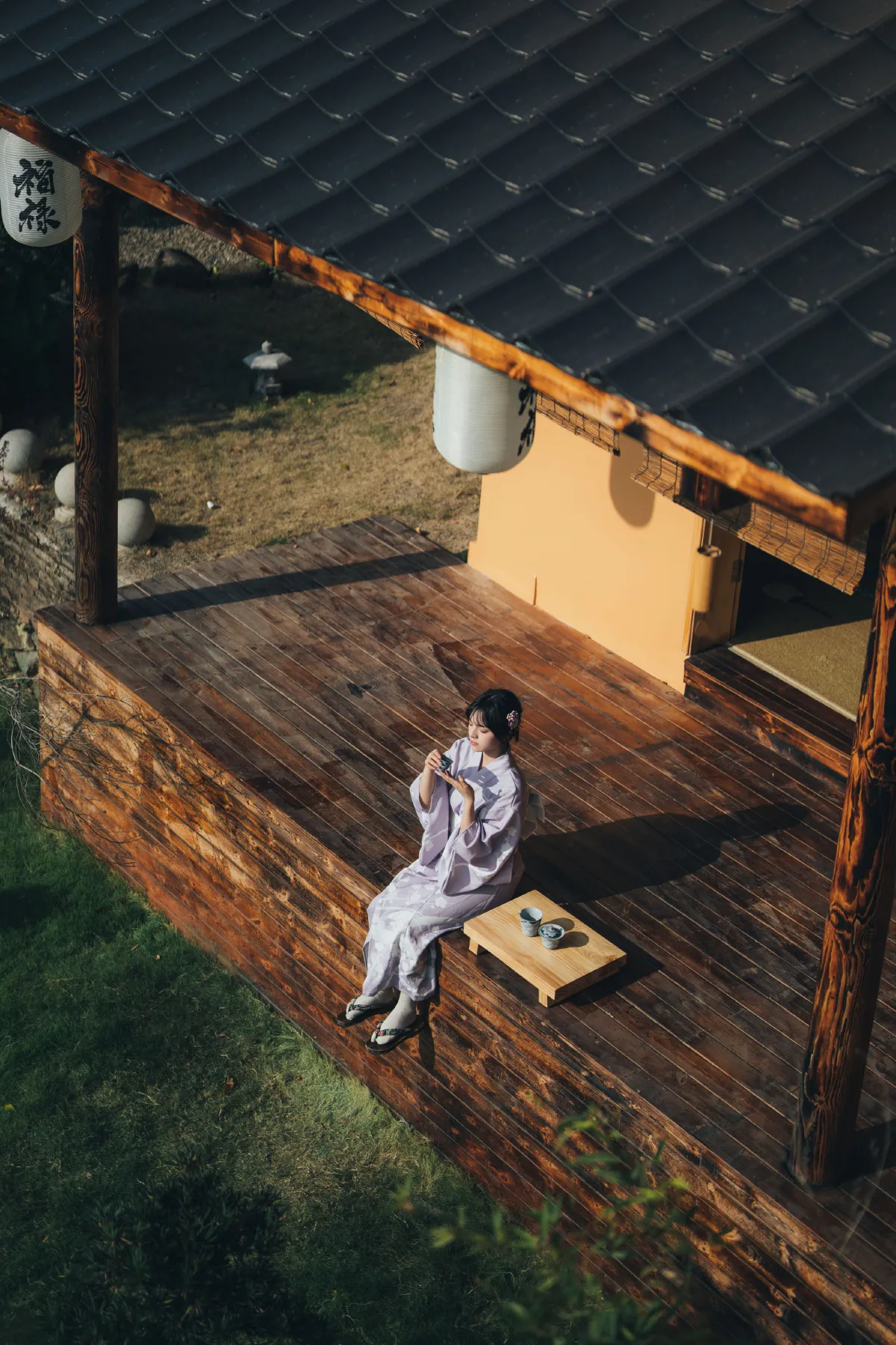 和风物语，日式庭院里的少女写真1