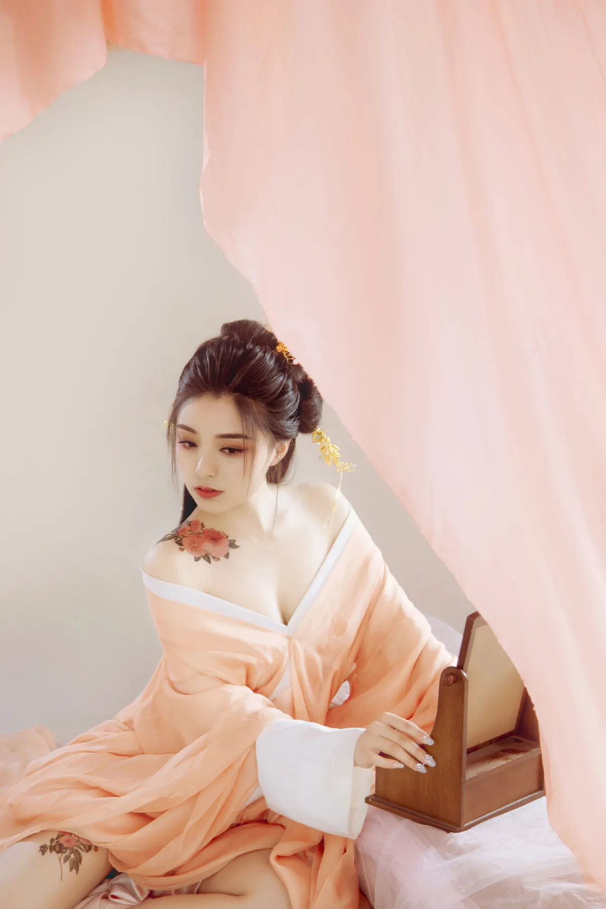 媚青闺