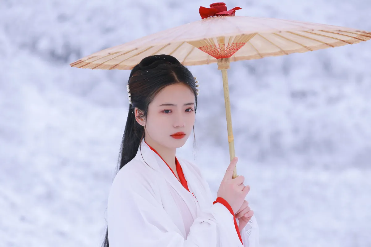 山中雪后