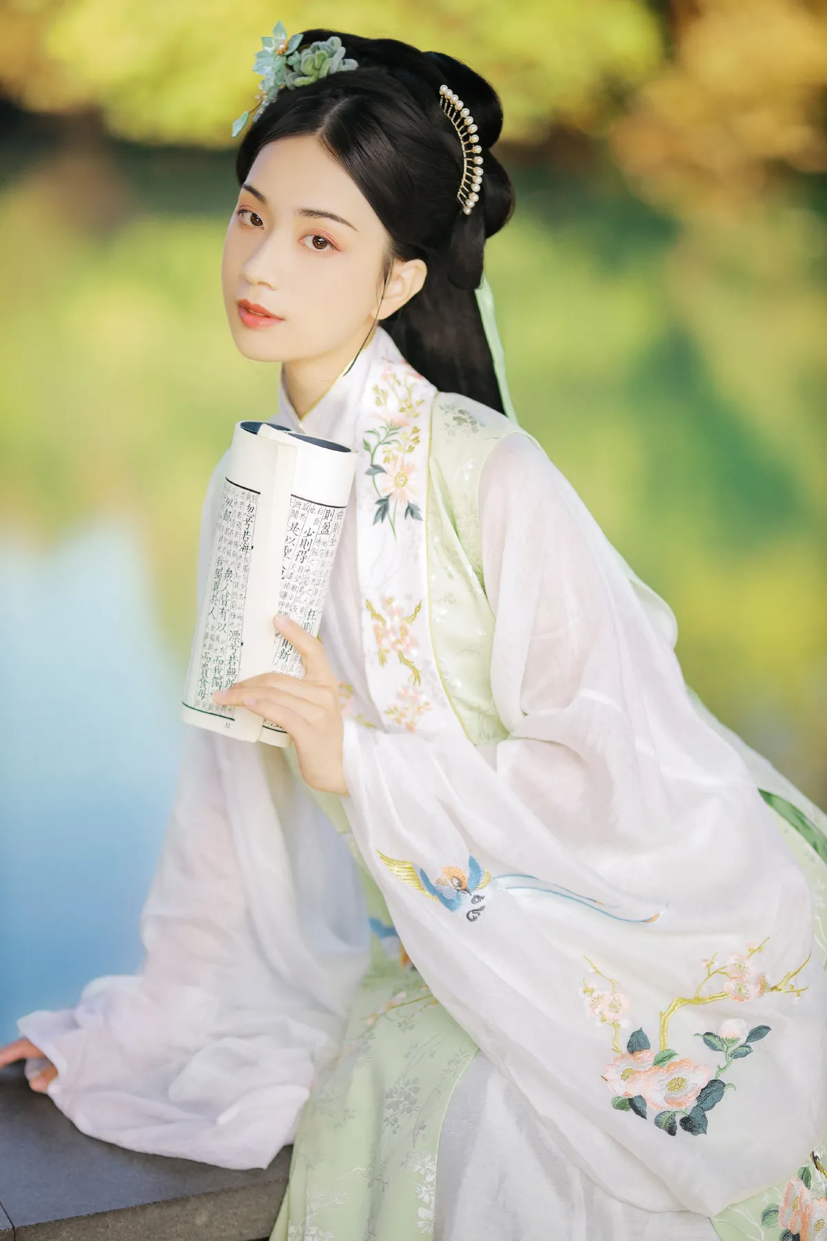 不及你