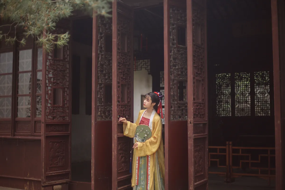 知否知否，应是绿肥红瘦