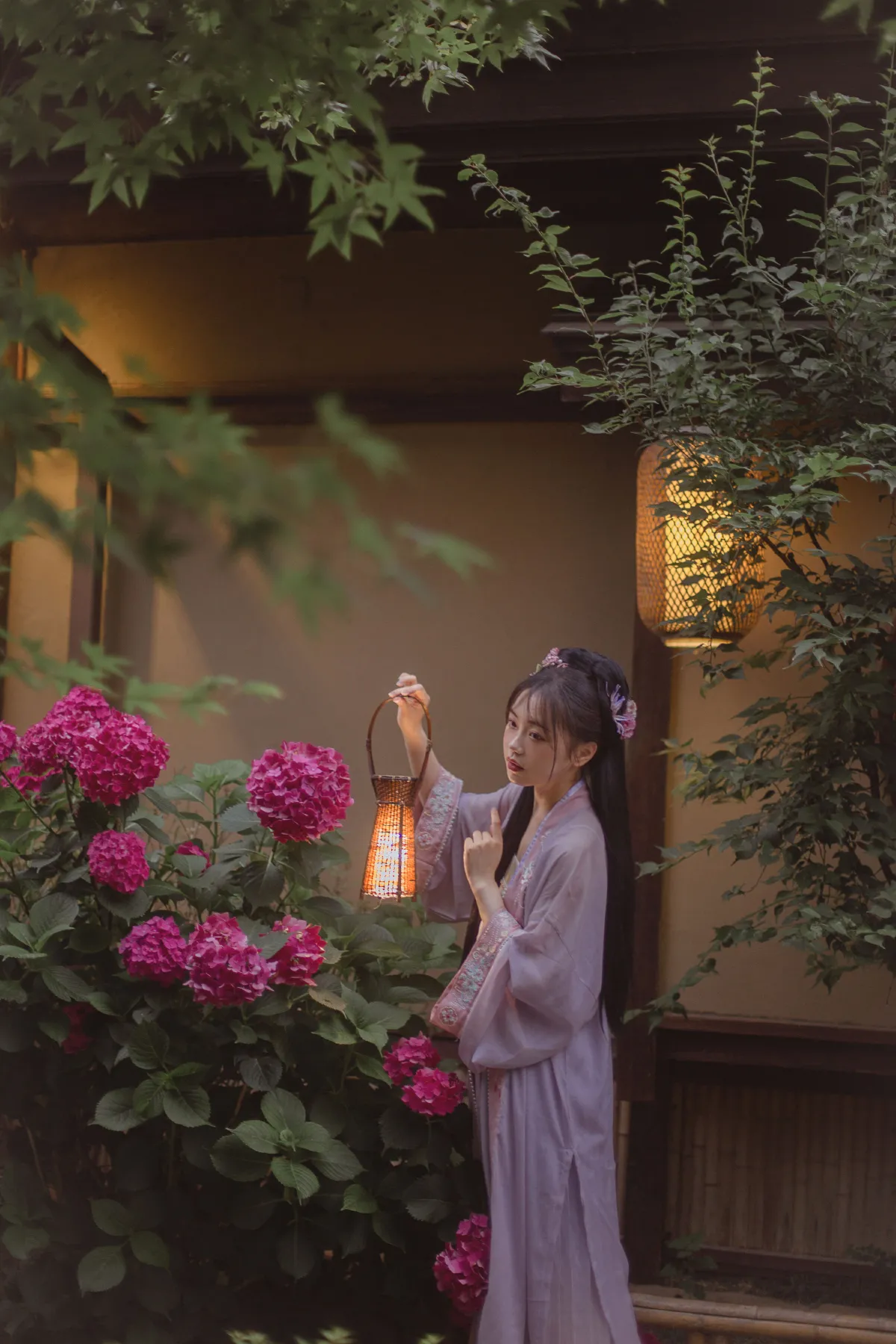 落尽繁花小院幽1