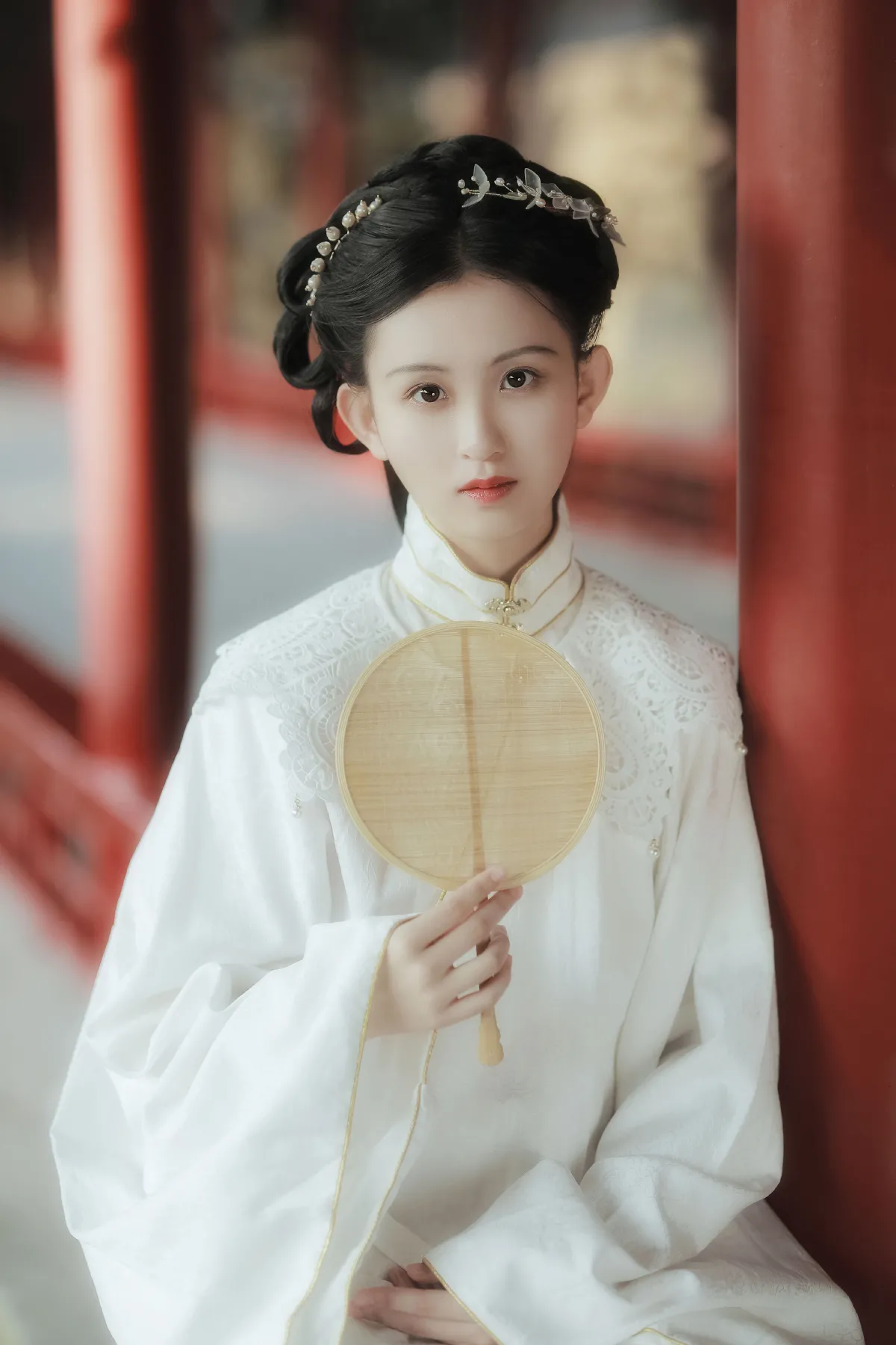 江南好，最好是红衣