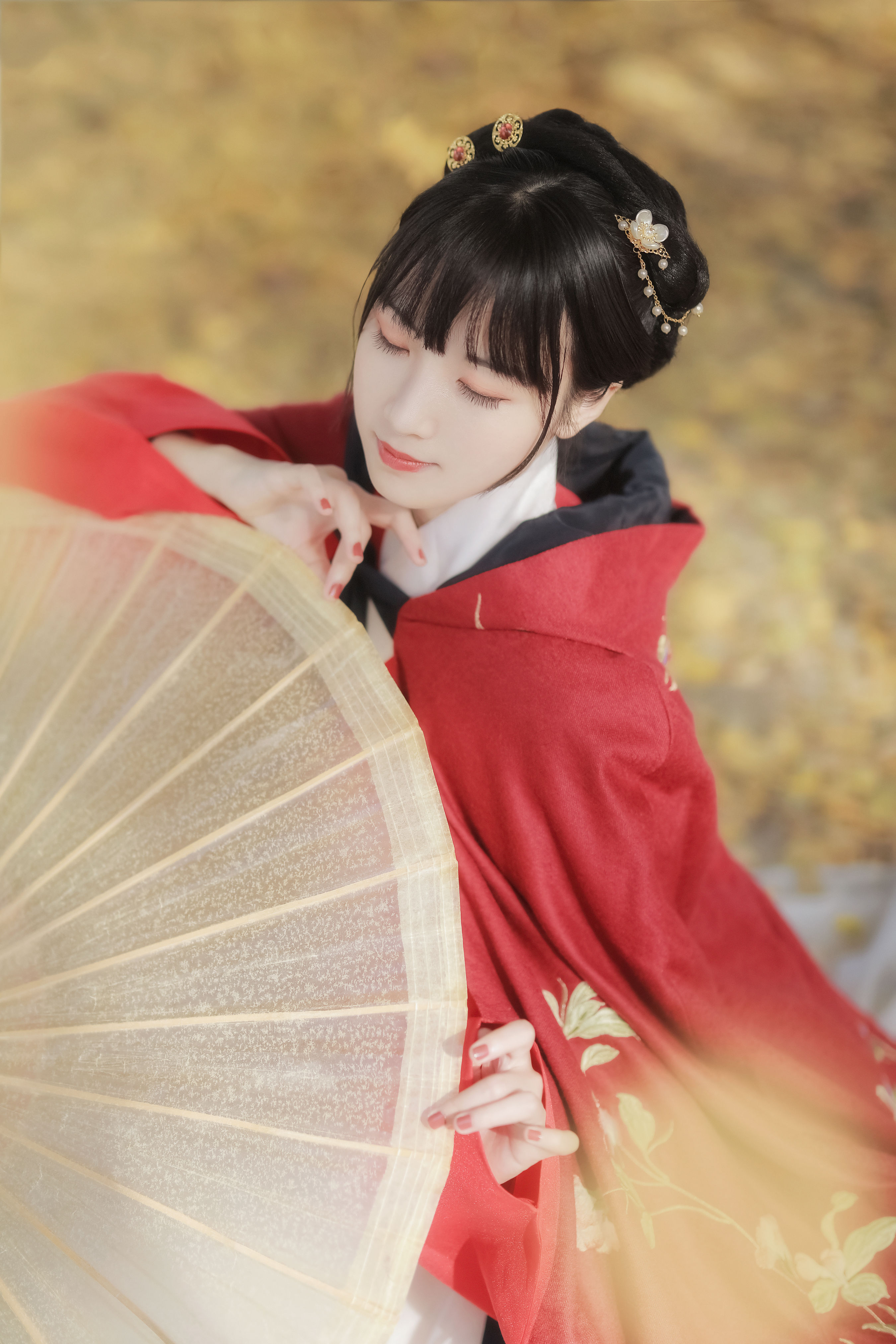 满园银杏落秋风