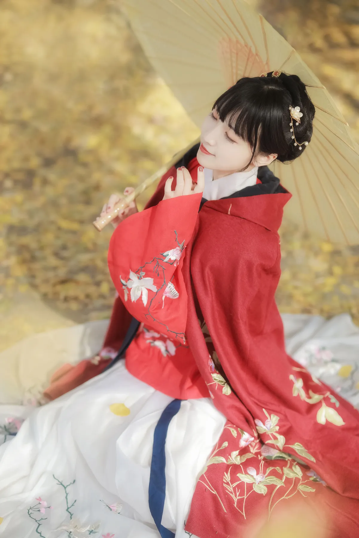 满园银杏落秋风