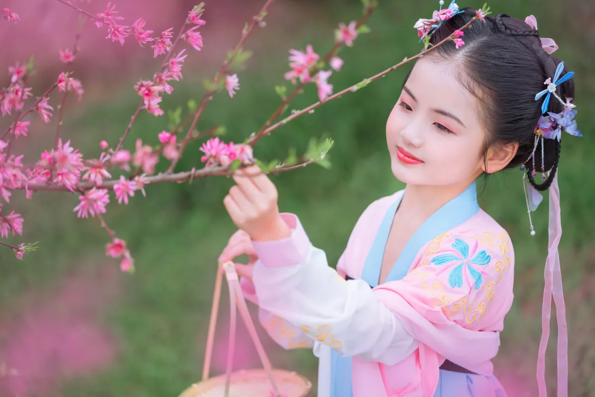 人间三月天