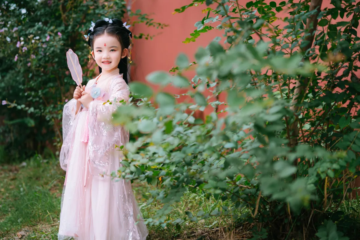 穿汉服的小萌娃1