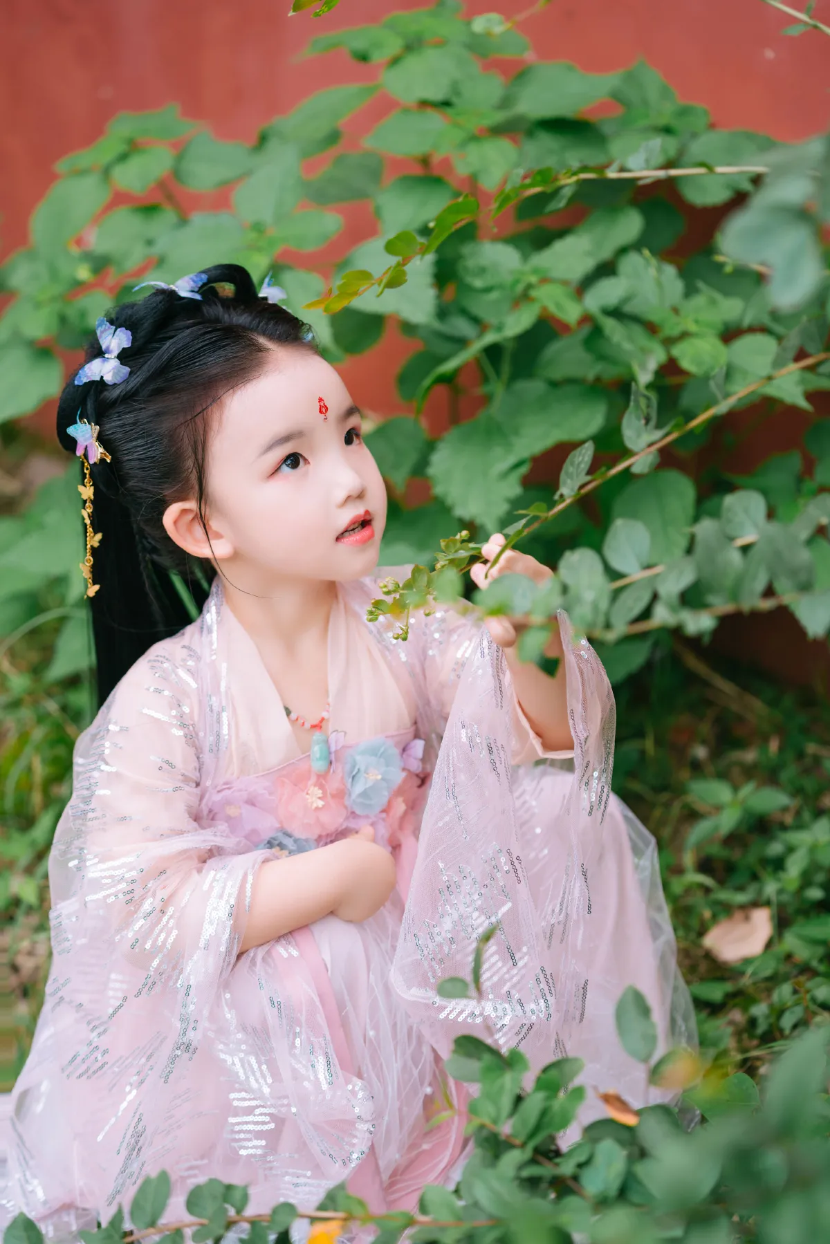穿汉服的小萌娃