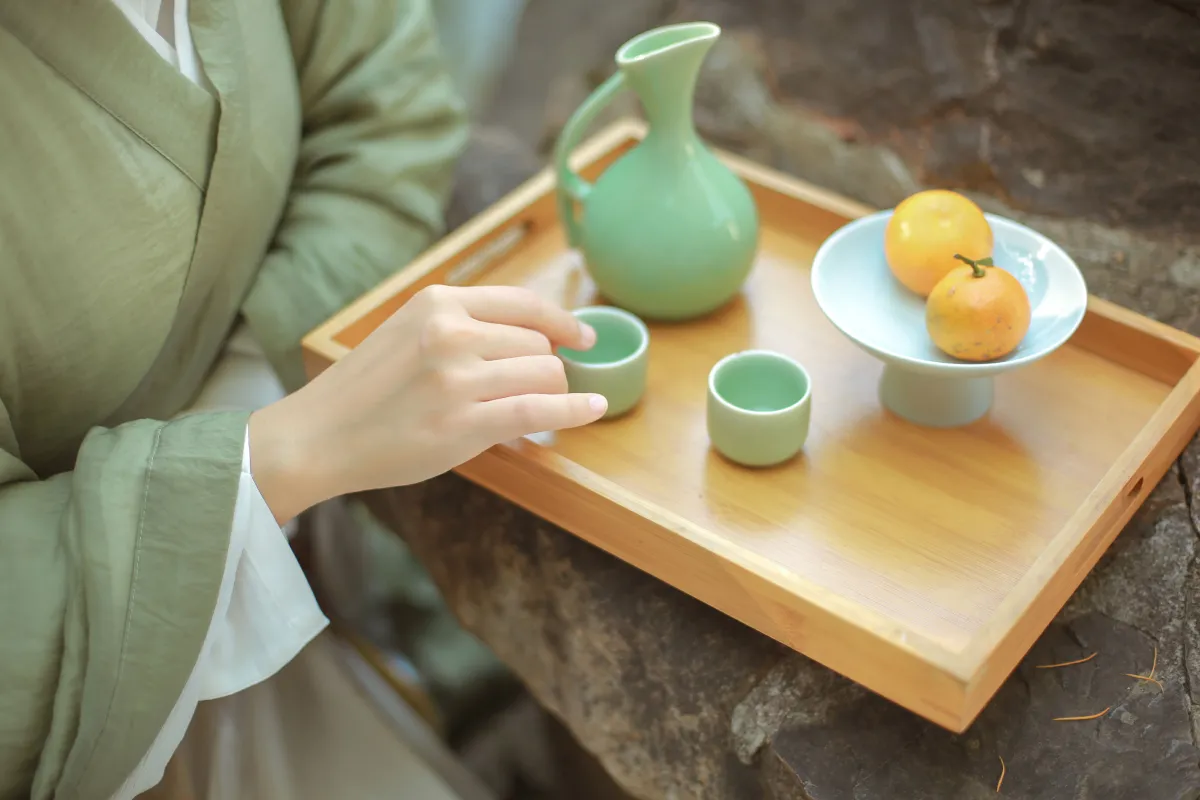 一笑千场醉，浮生任白头