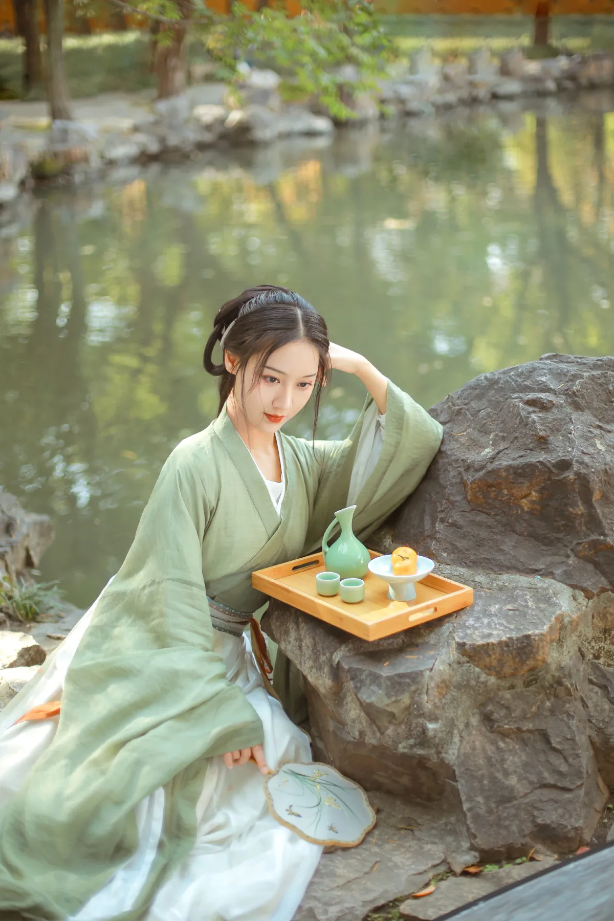 一笑千场醉，浮生任白头