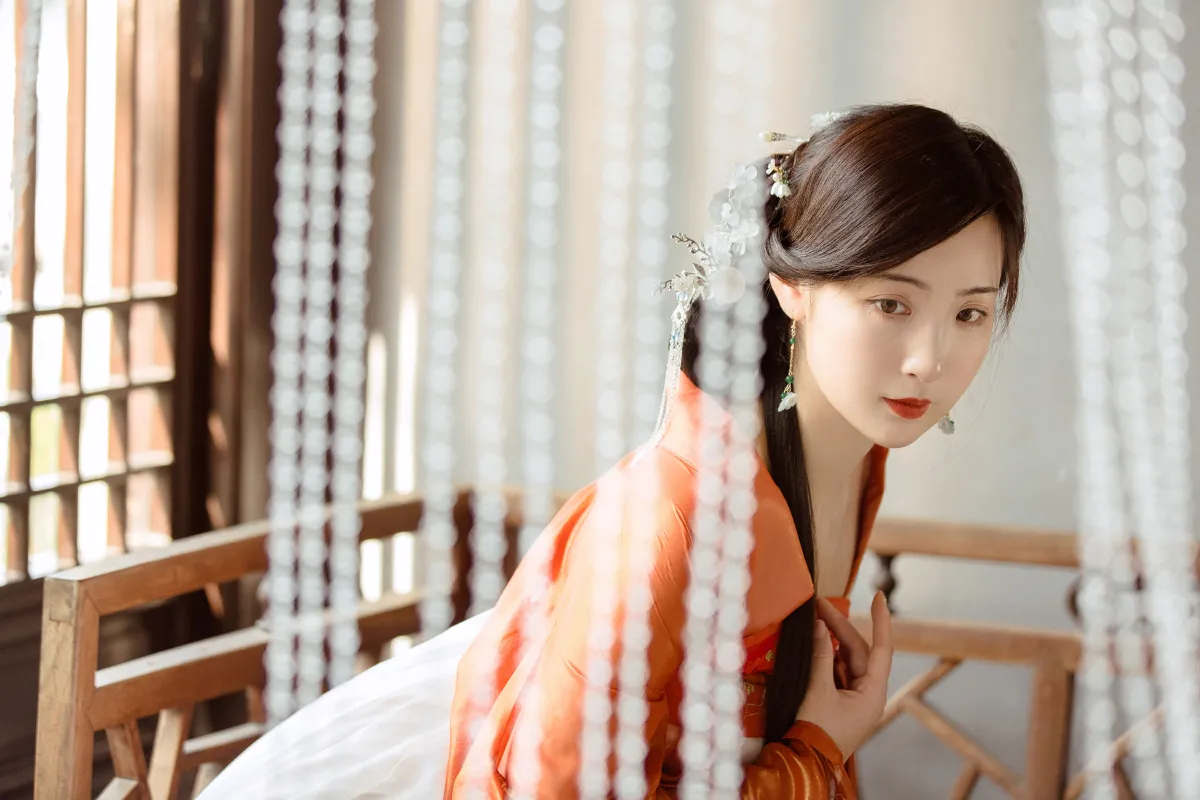 嫣语赋 · 师小小