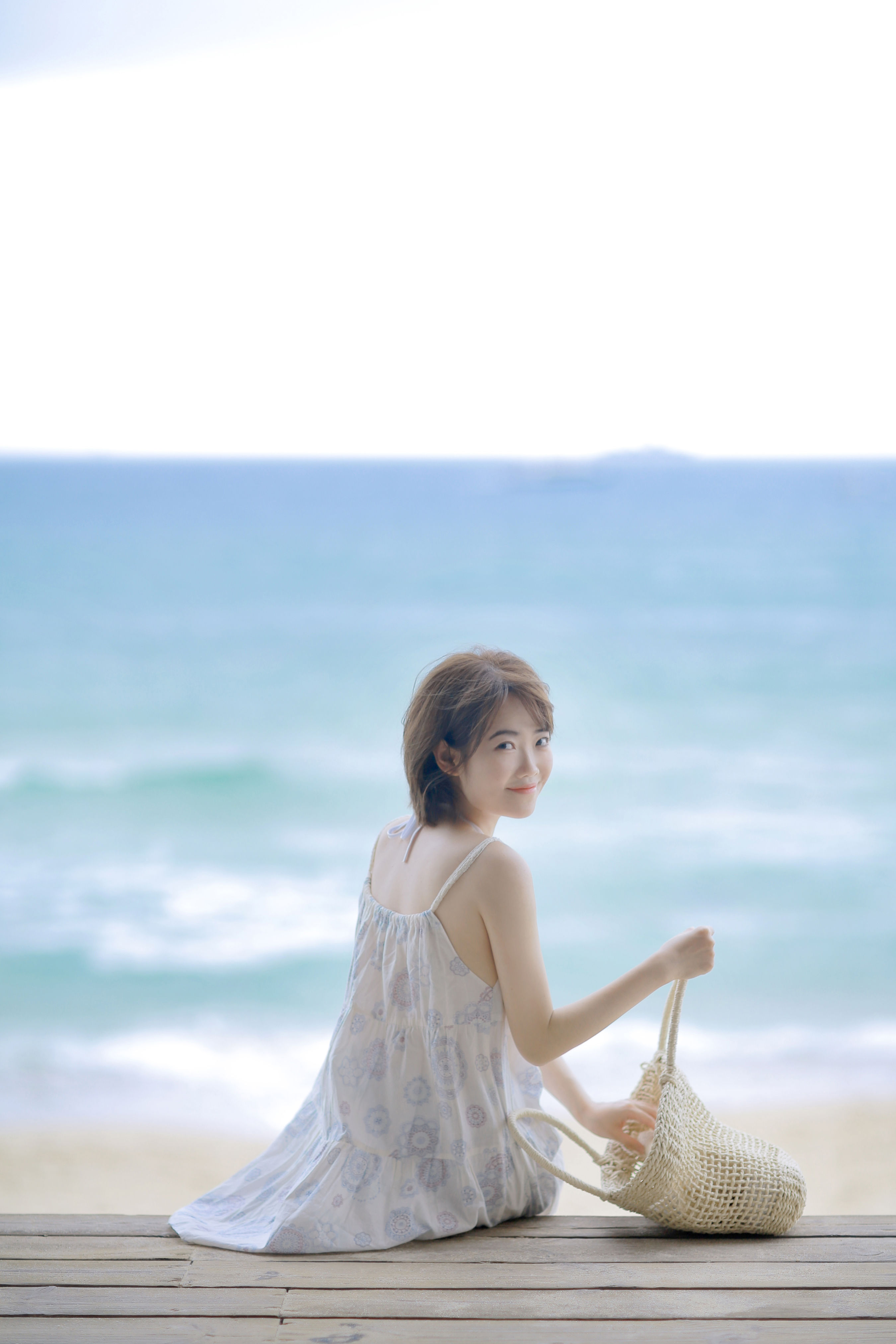 夏日海滩性感美女高清壁纸-壁纸下载-www.pp3.cn