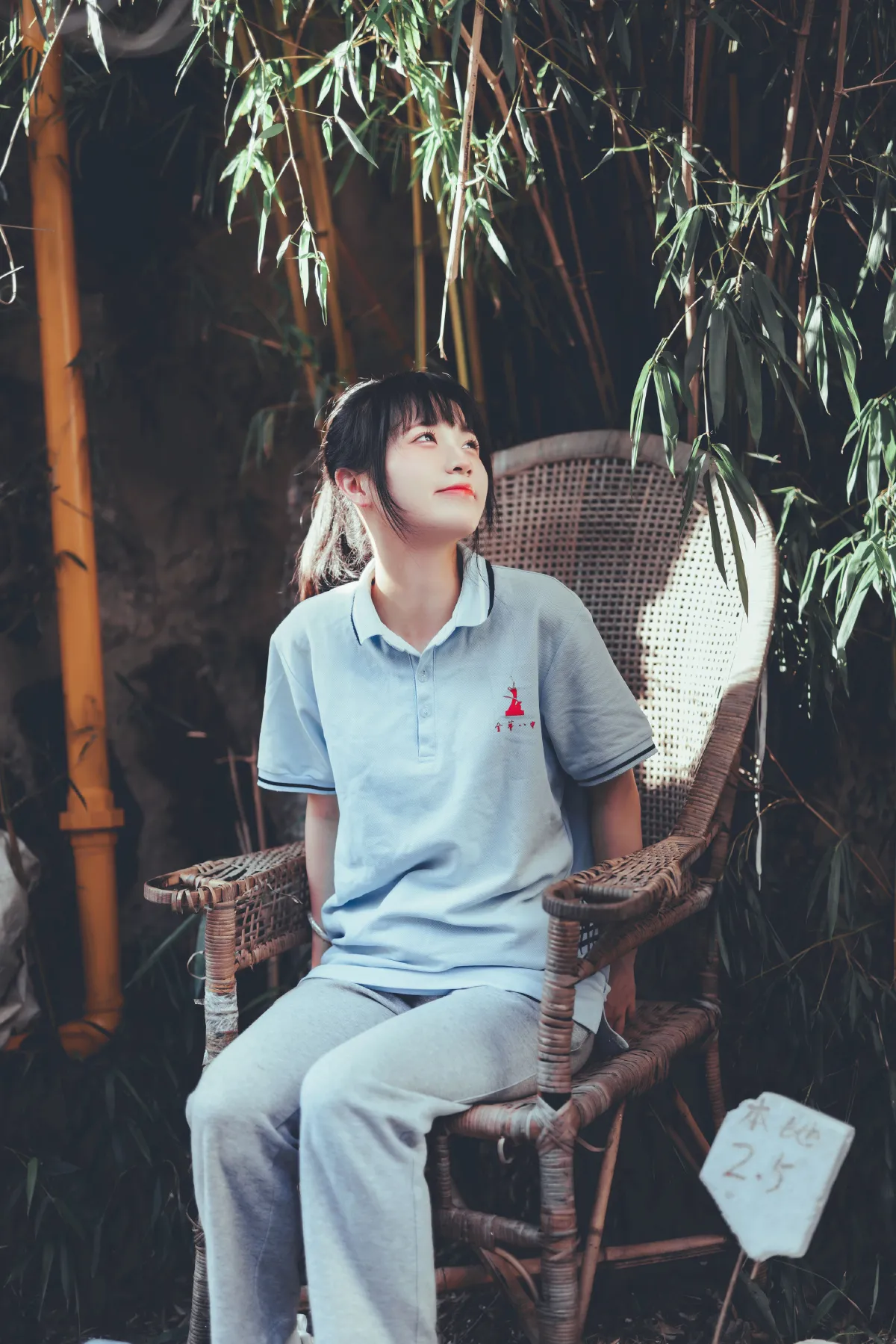 校服少女1