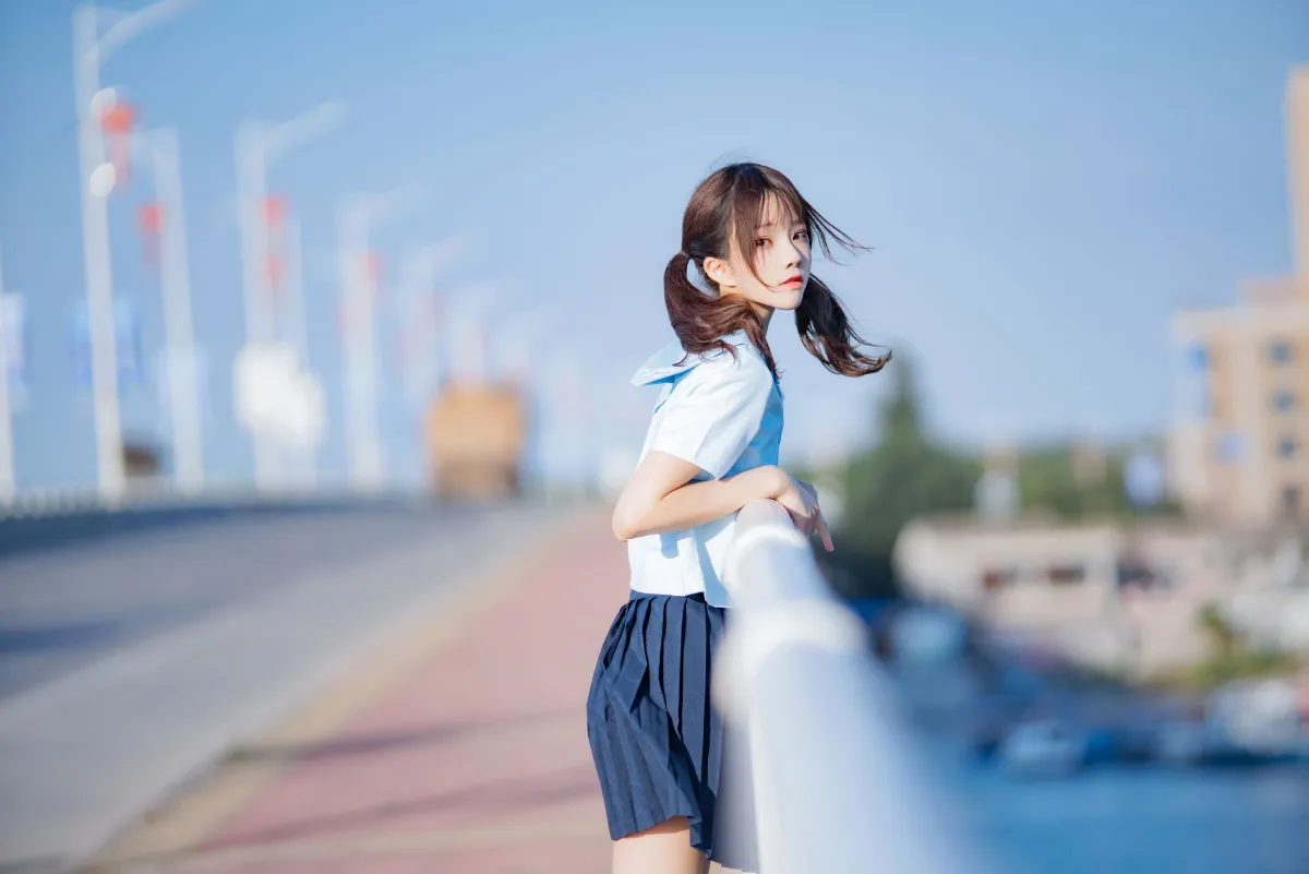 蔚蓝