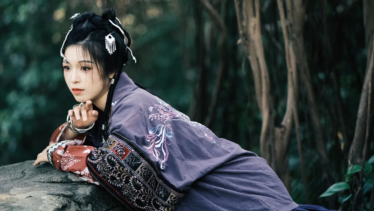 苗家姑娘