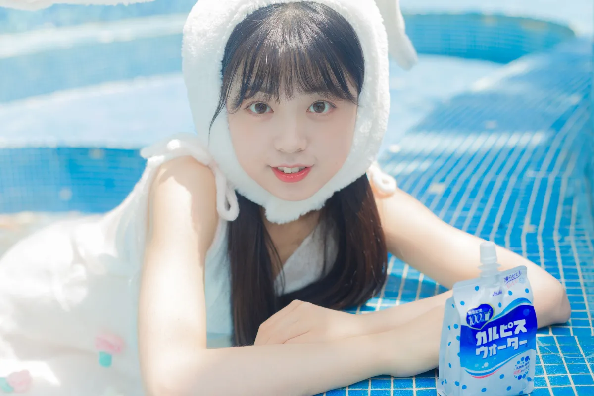 LLL_Lia__一只暖暖《夏日泳池的兔子》美图作品图片4