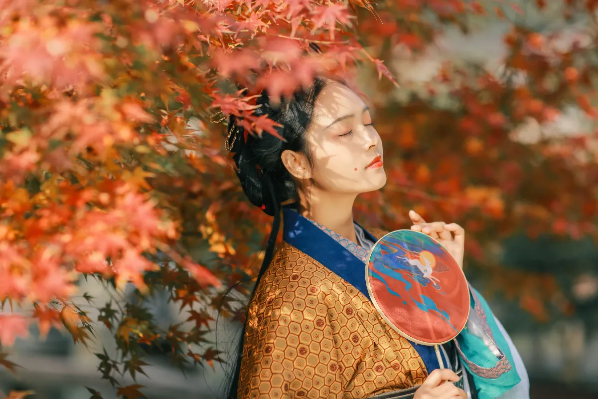 柳若汐-_溪木若颖《愁红》美图作品图片5