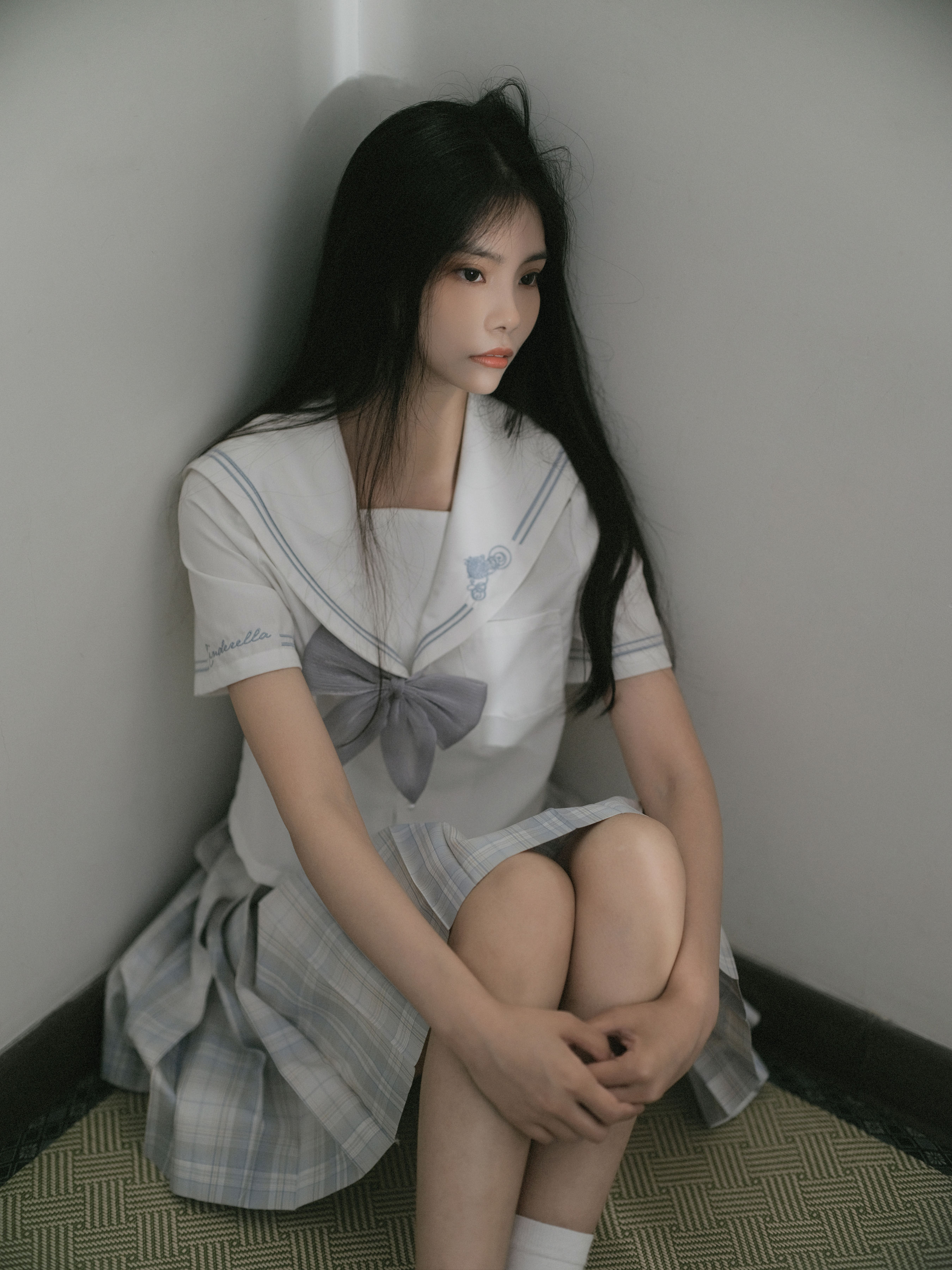 她和它