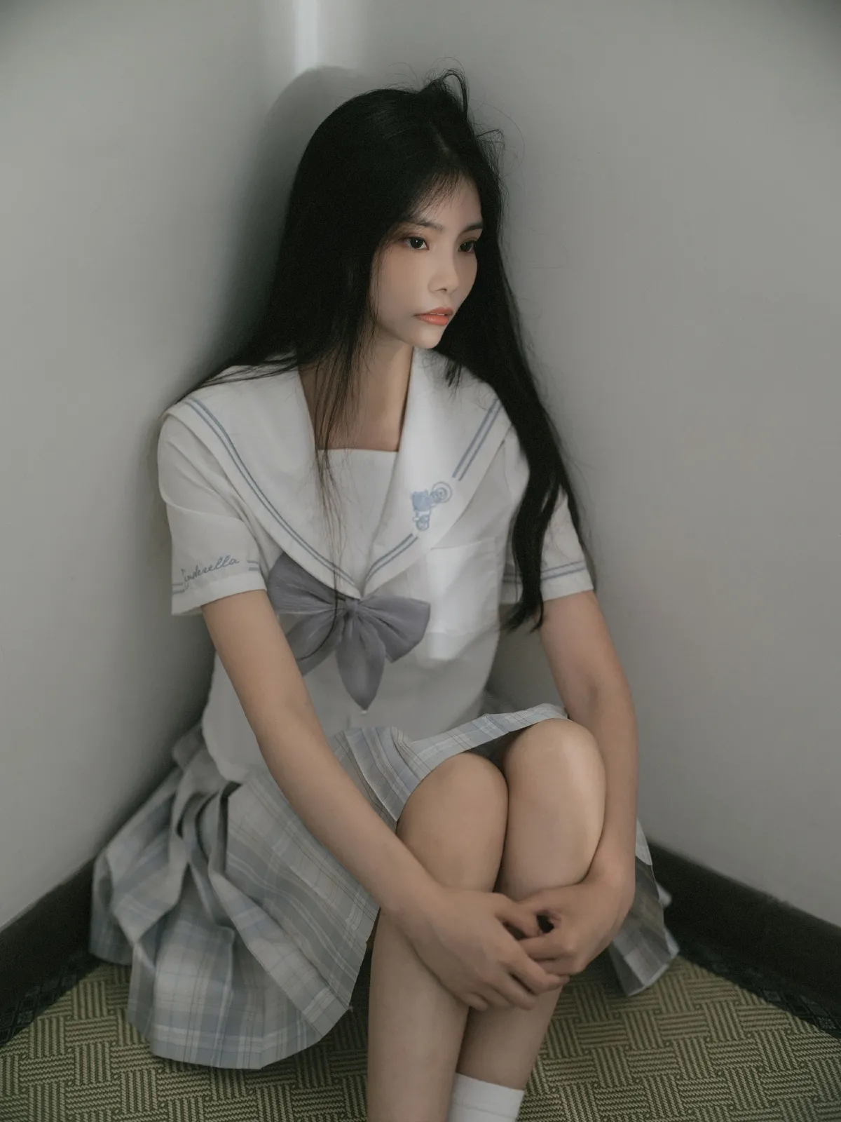 她和它
