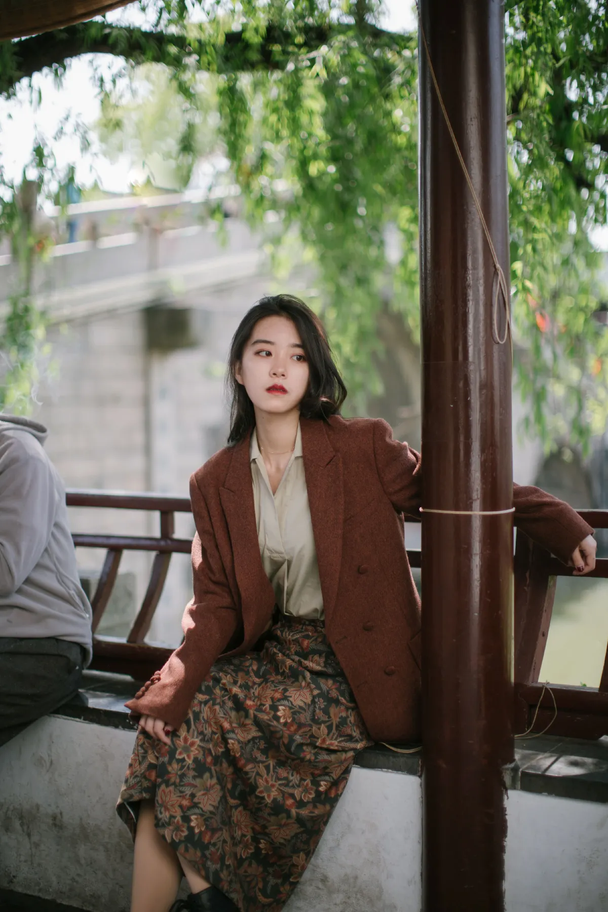 明月浣尘_粥讨喜《街头巷尾》美图作品图片1