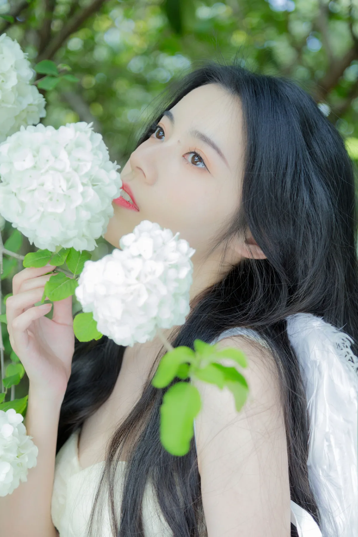 轻轻