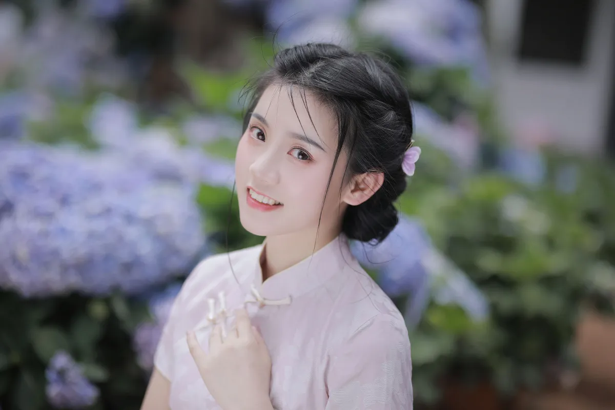 旗袍与绣球1