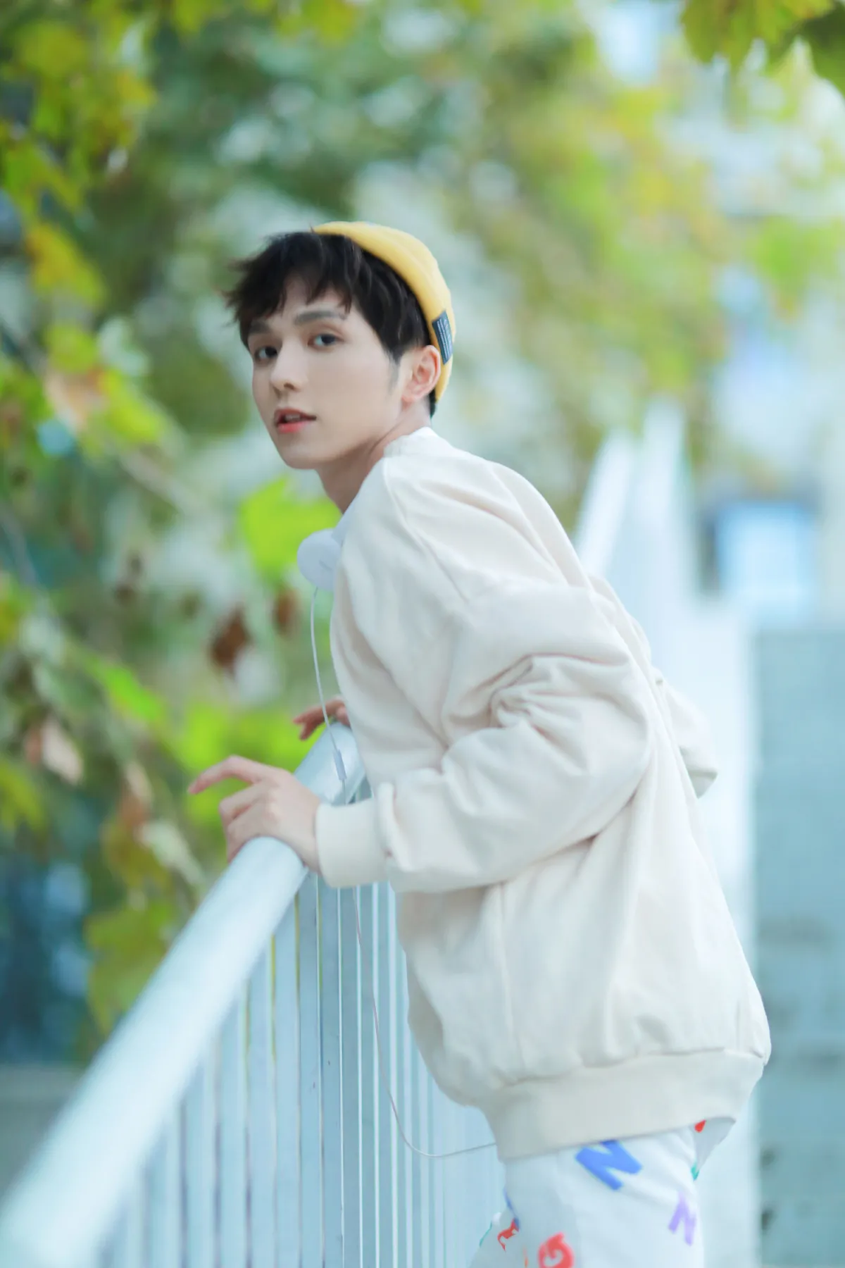小小少年