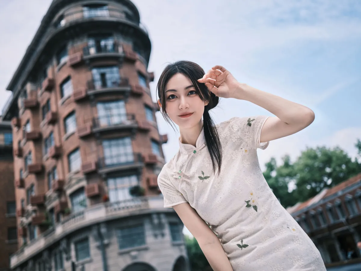 现代旗袍