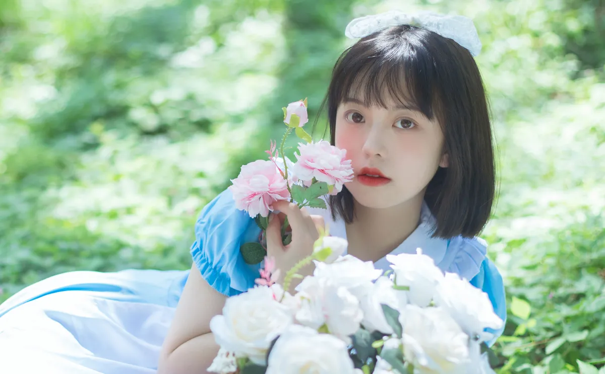 雏菊和草莓