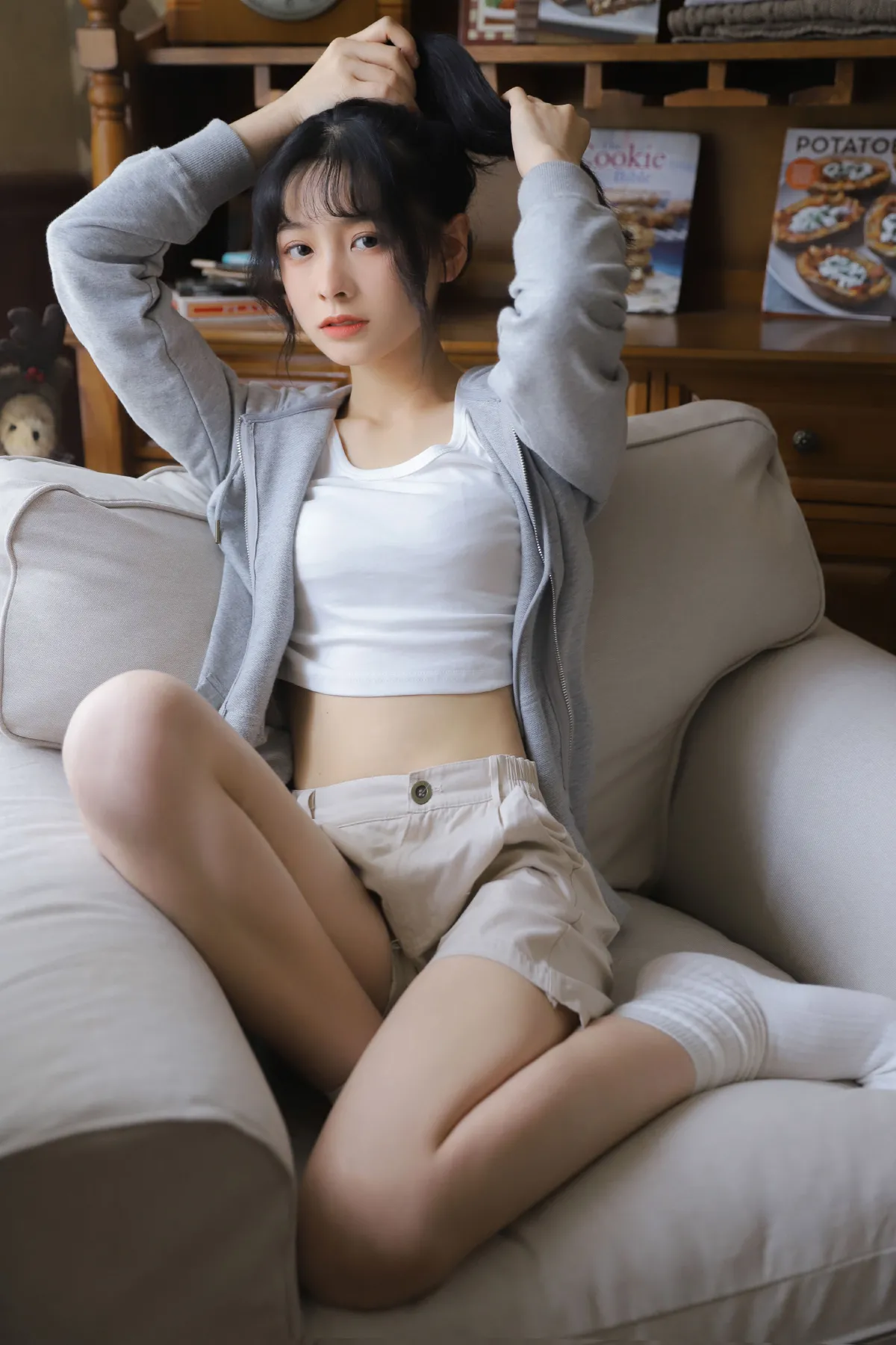 灰色轨迹