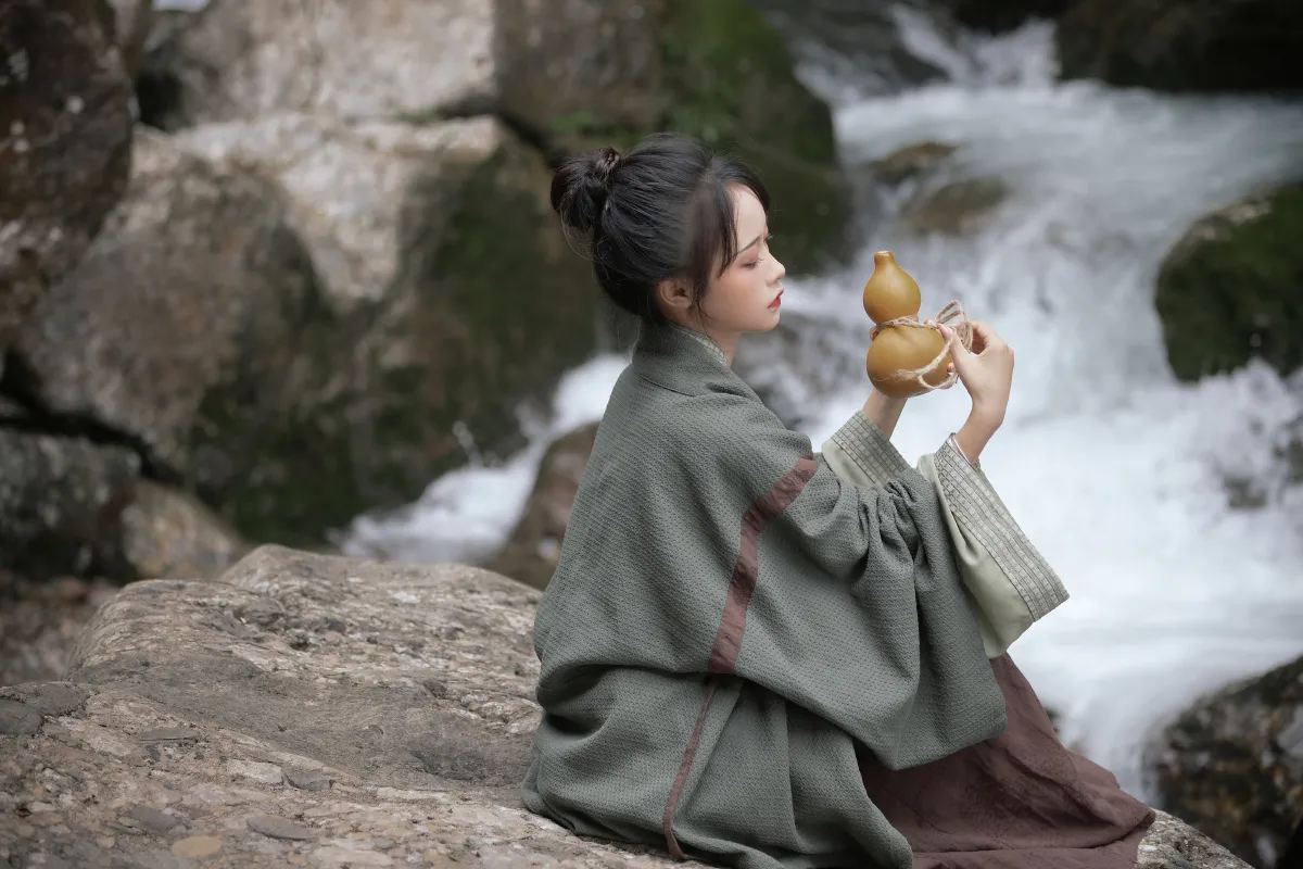孙淼淼_淼淼淼淼_梨一依《上山》美图作品图片4