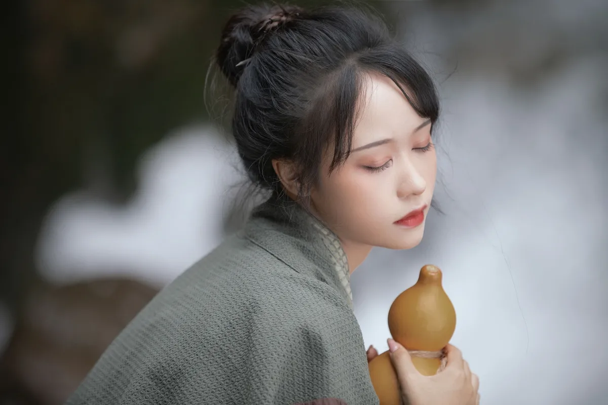 孙淼淼_淼淼淼淼_梨一依《上山》美图作品图片5