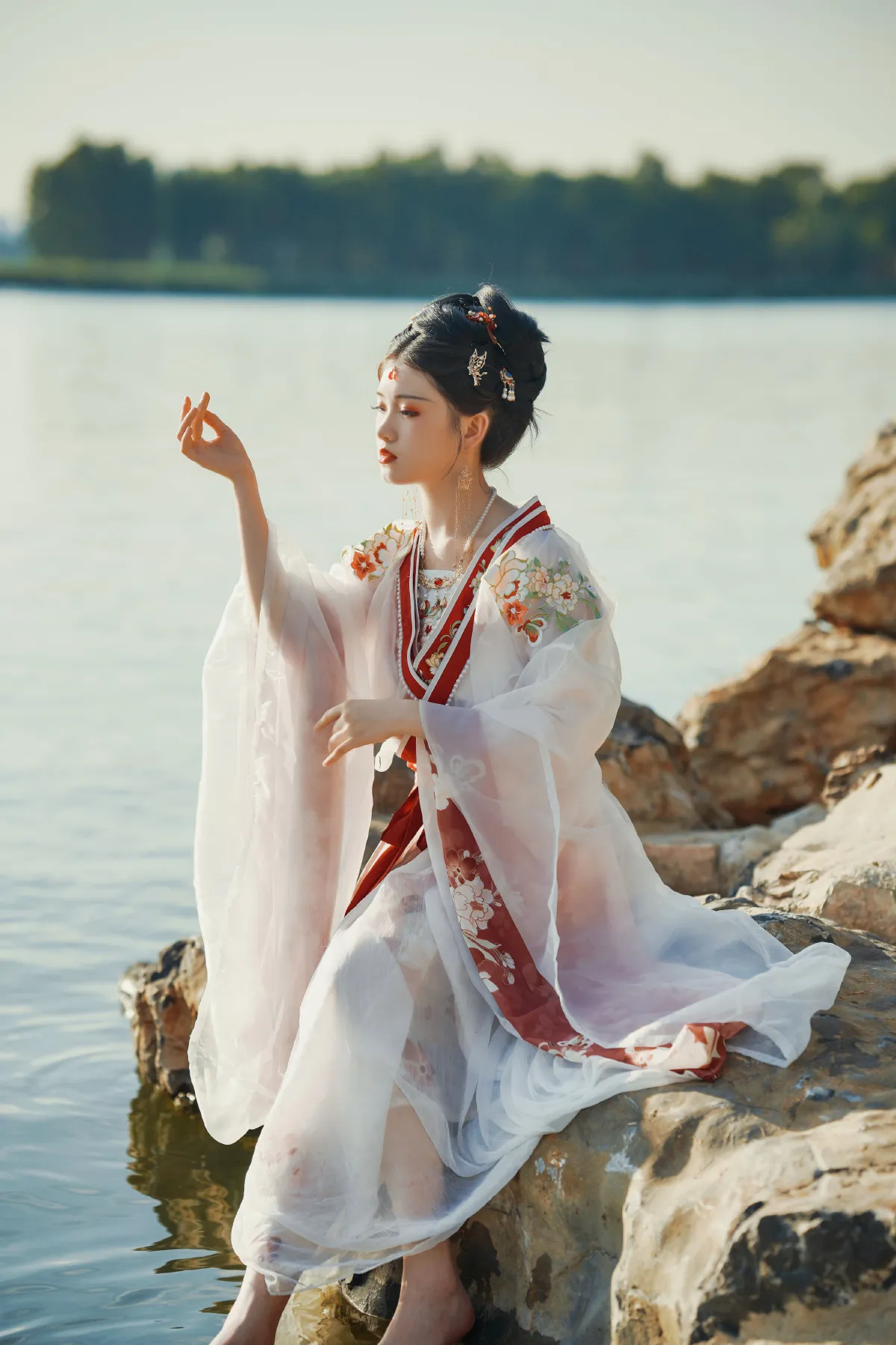 总有人间一两风