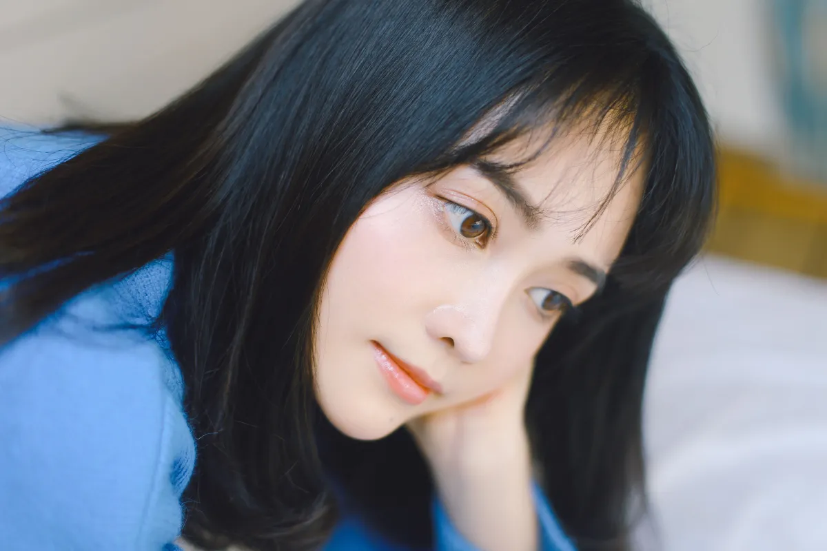 蓝胖子_小豆芽《阁楼的小快乐》美图作品图片2