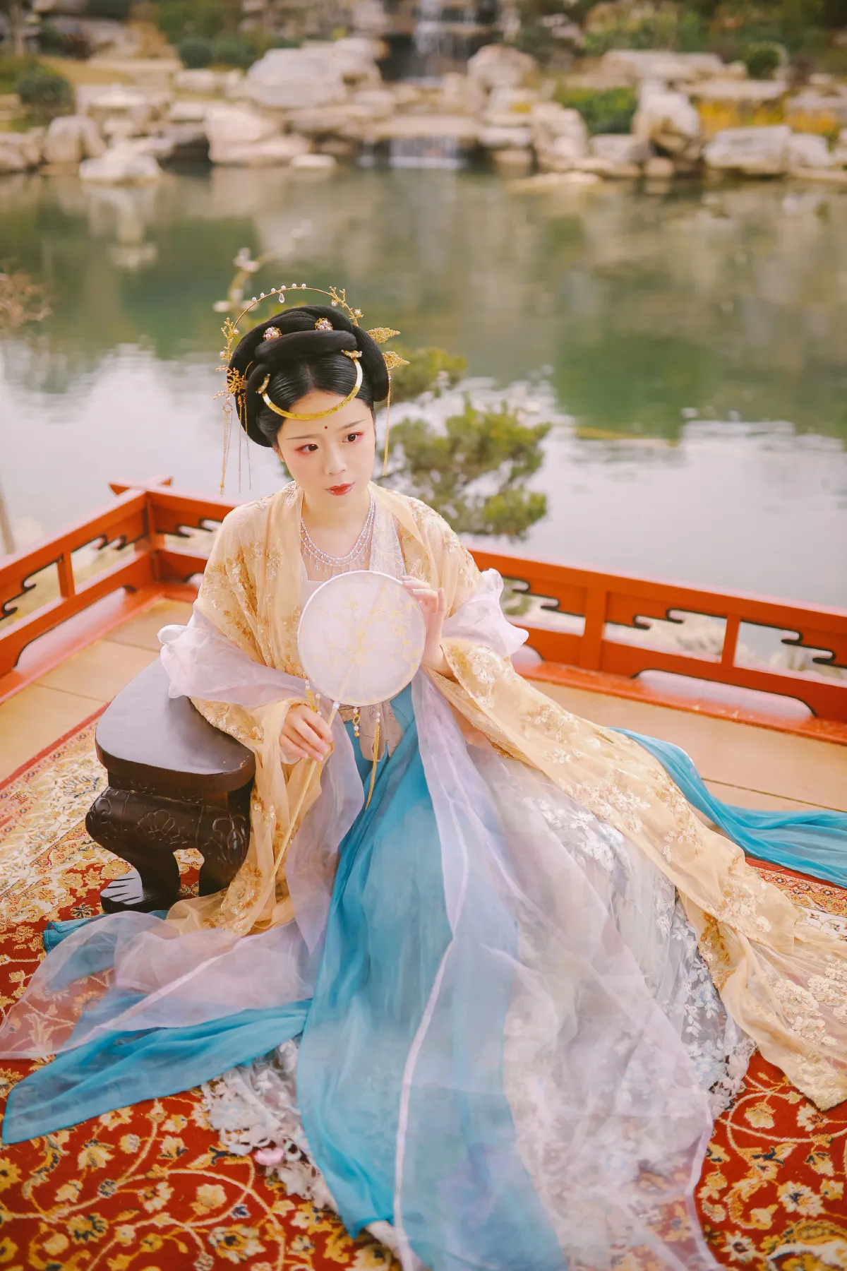云想衣裳花想容1