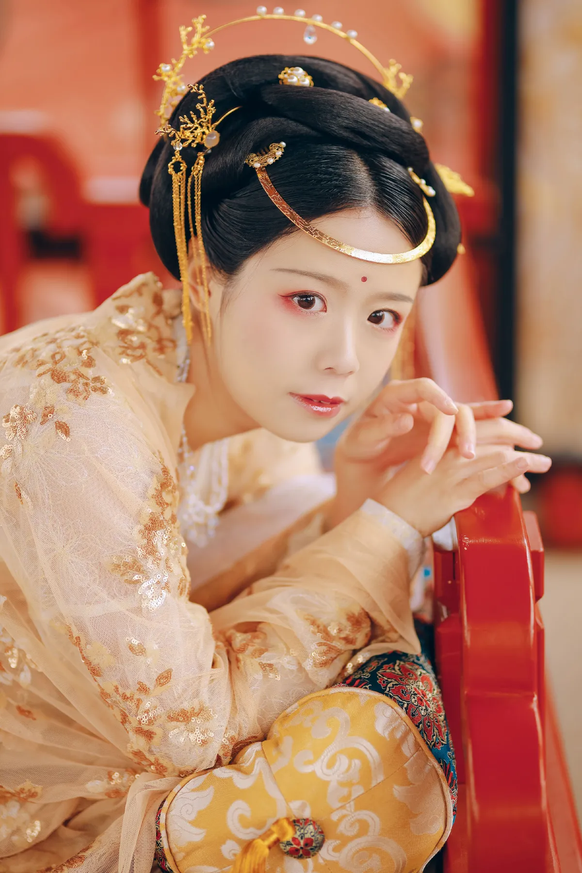 云想衣裳花想容