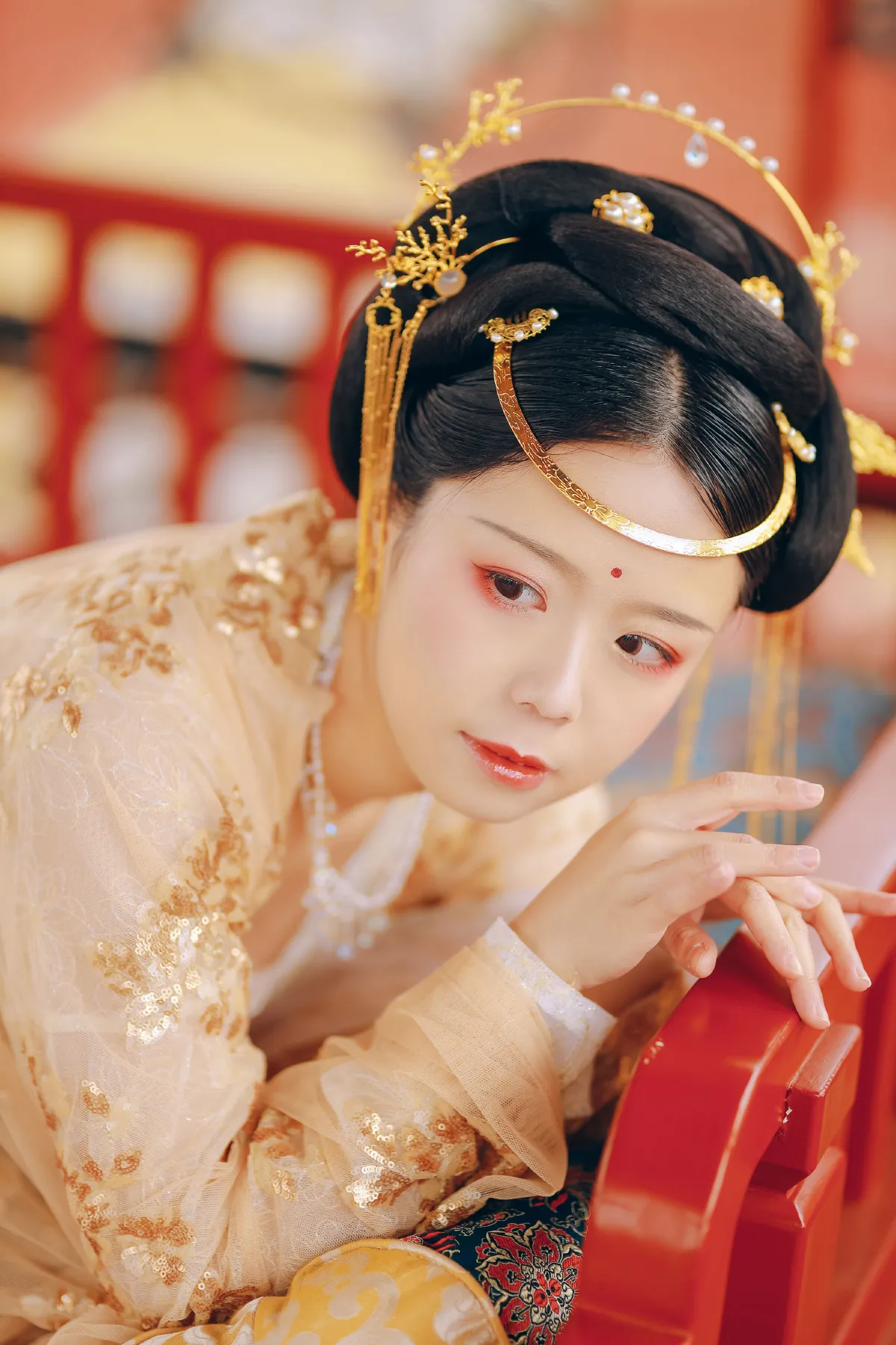 云想衣裳花想容