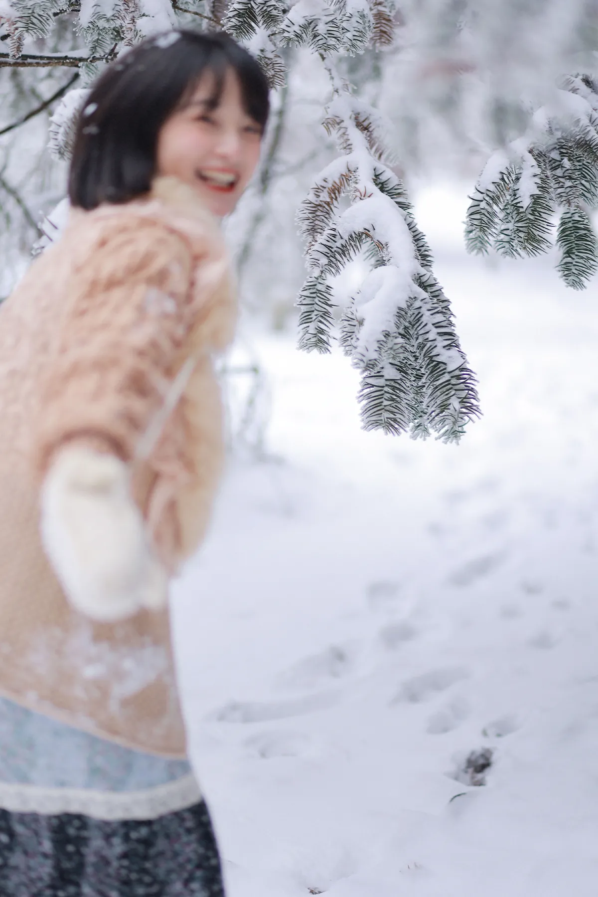 嘿，一起来玩雪。