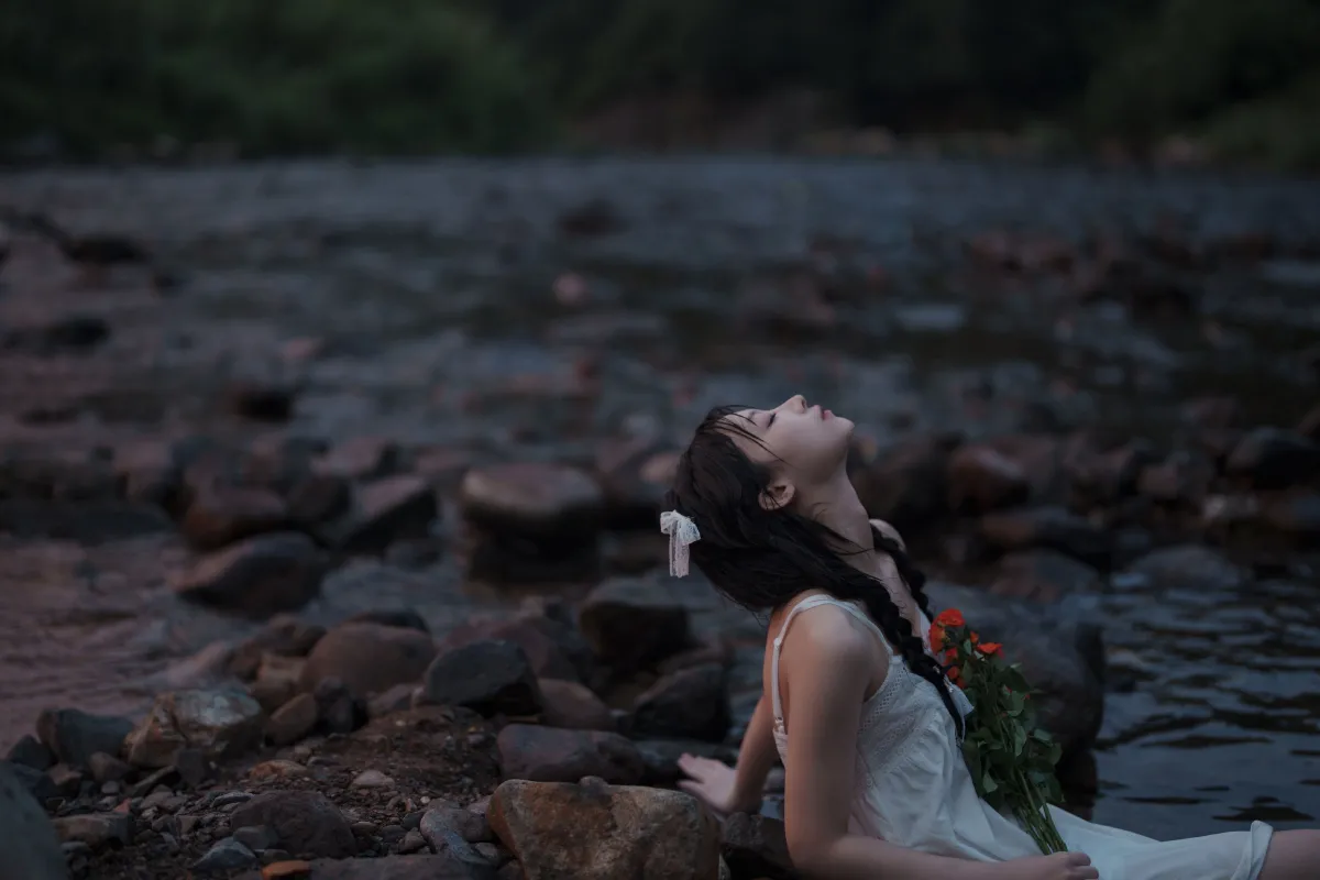 又甜又欲，很难不爱。山涧溪水，清凉一夏