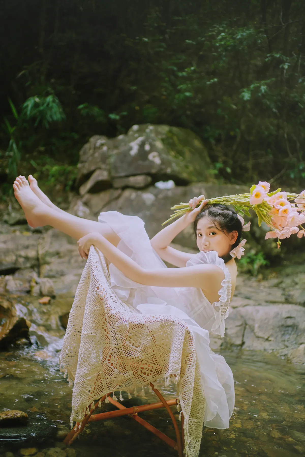 溪流少女1
