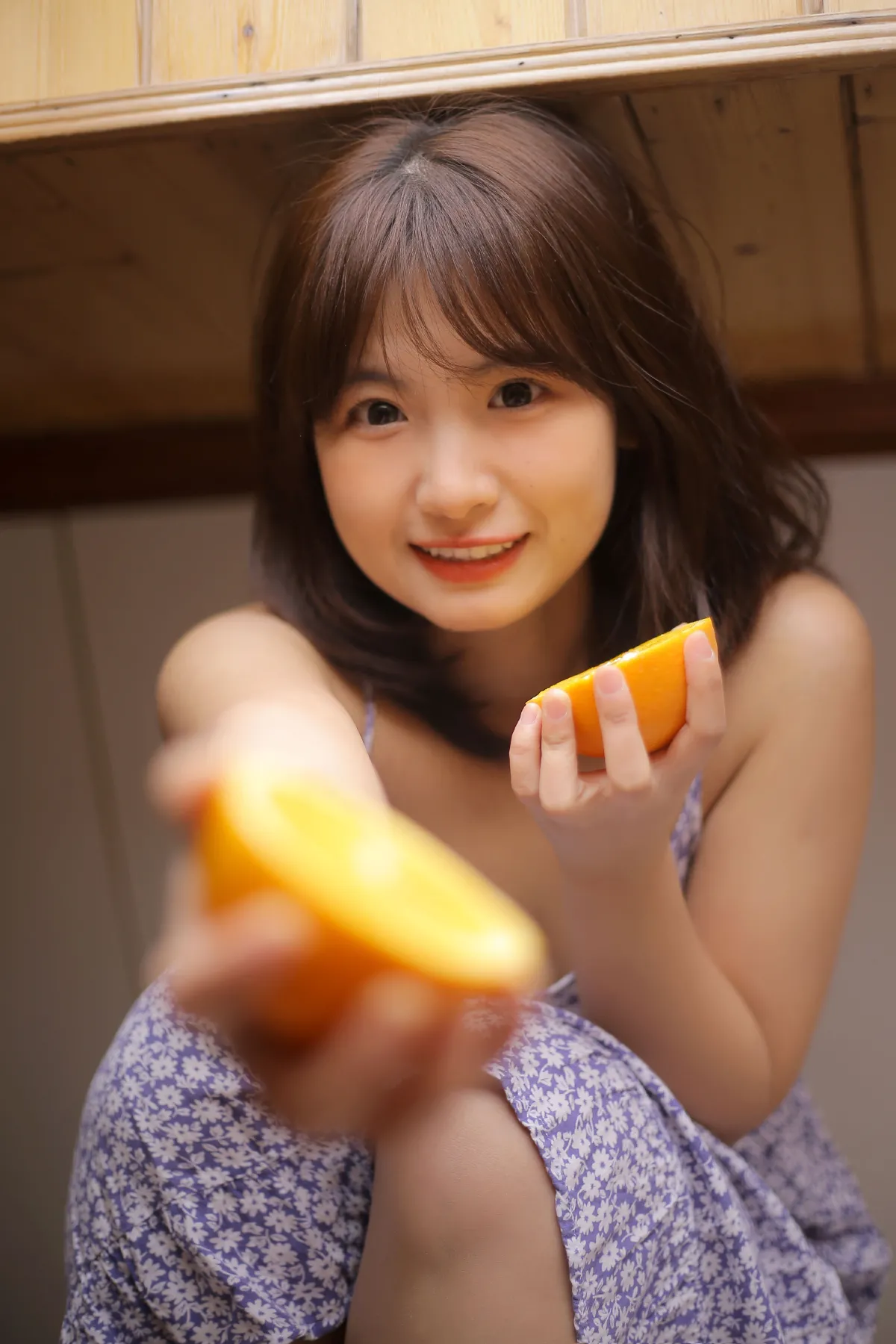 一口橙子