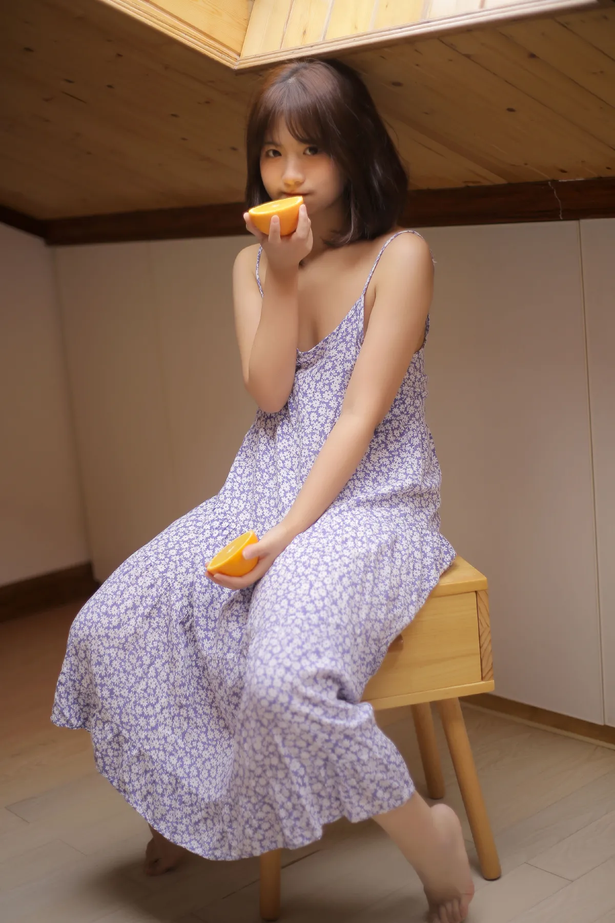 一口橙子