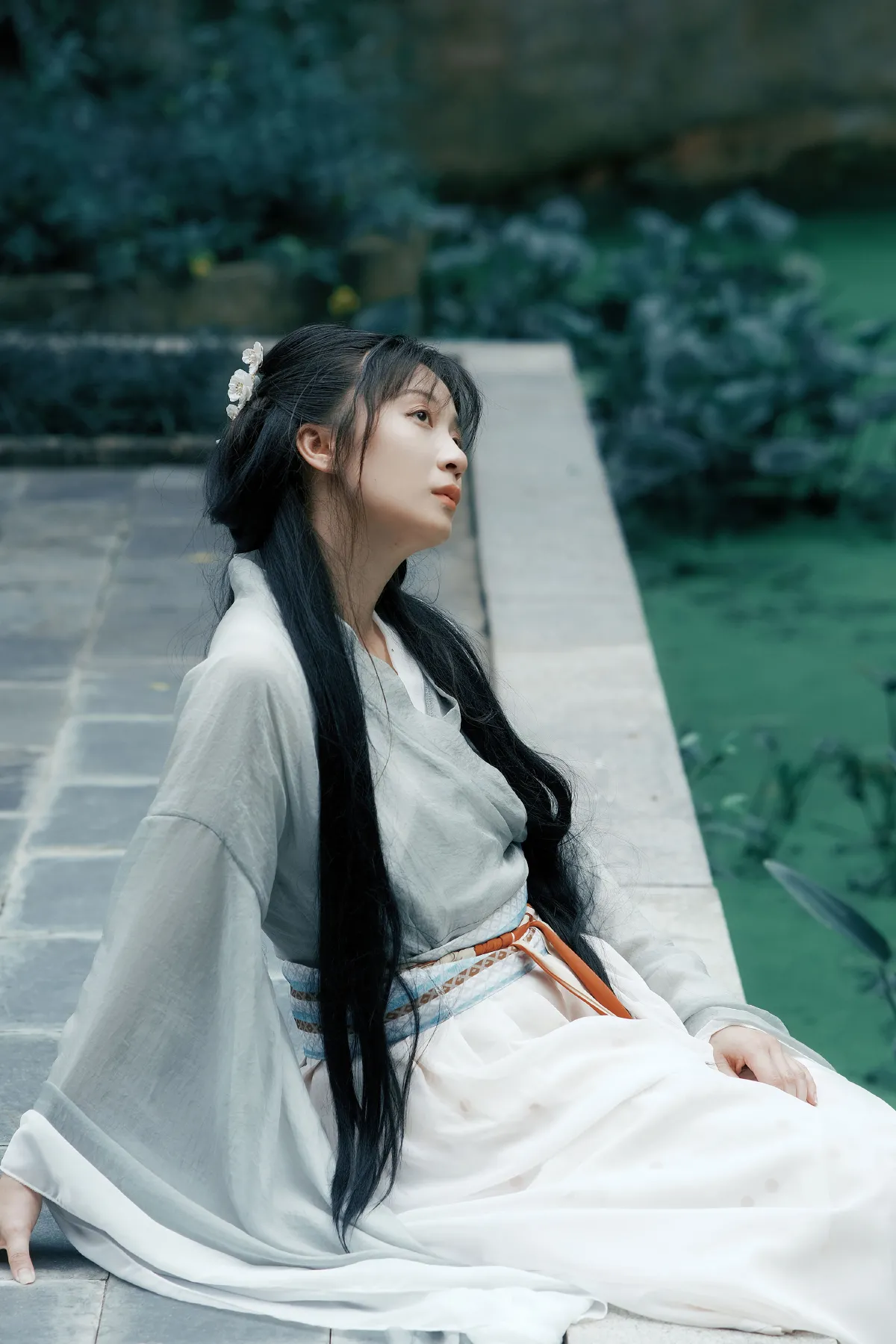 翩若惊鸿，婉若游龙