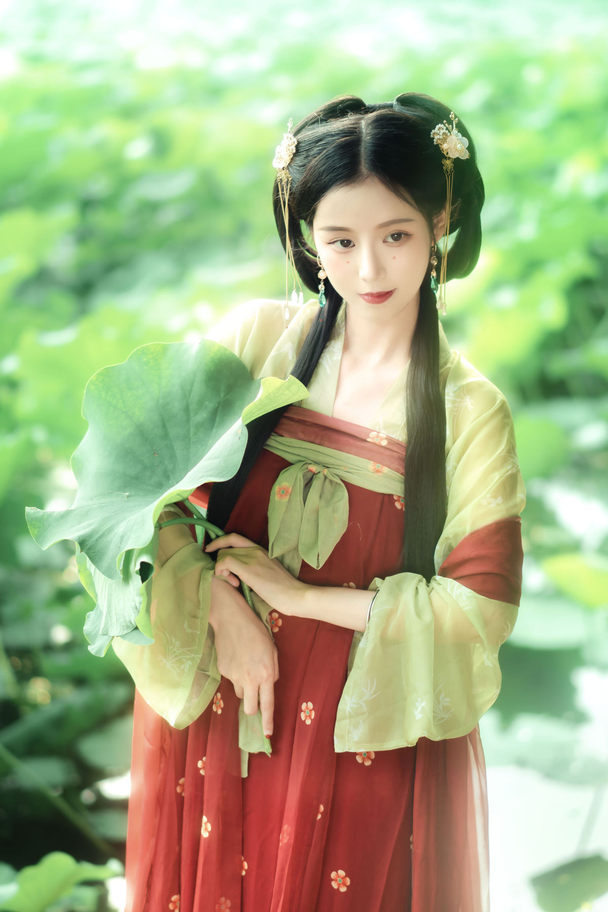 薄露生_仓央是大魔王《夏荷》美图作品图片4