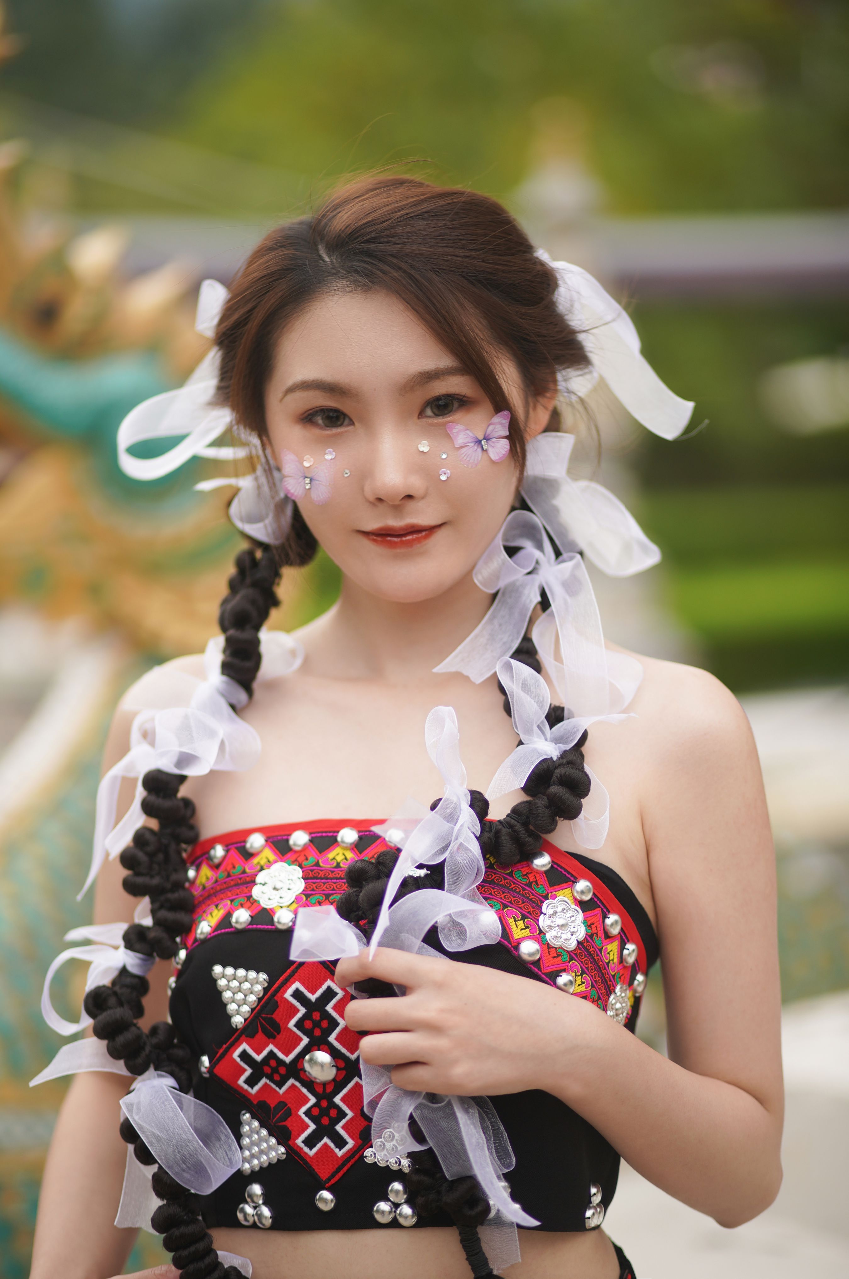 哈尼少女