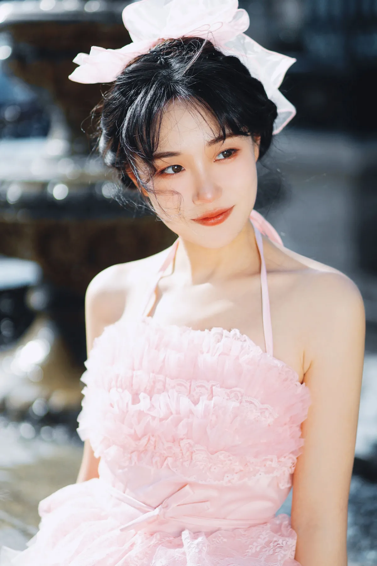许愿池的希腊少女